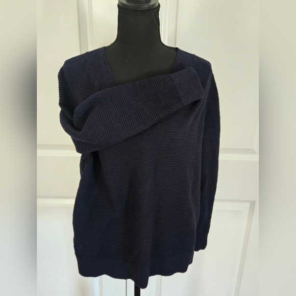 LOFT V-Neck Textured Navy Blue Sweater Sz Small - Picture 3 of 6